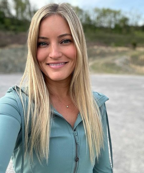 iJustine onlyfans model