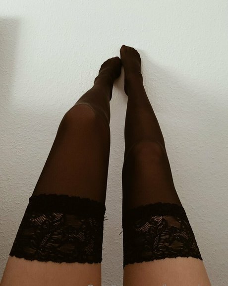 lauraaloove nude onlyfans leak