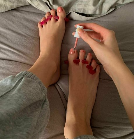 lauraaloove leaked onlyfans pics