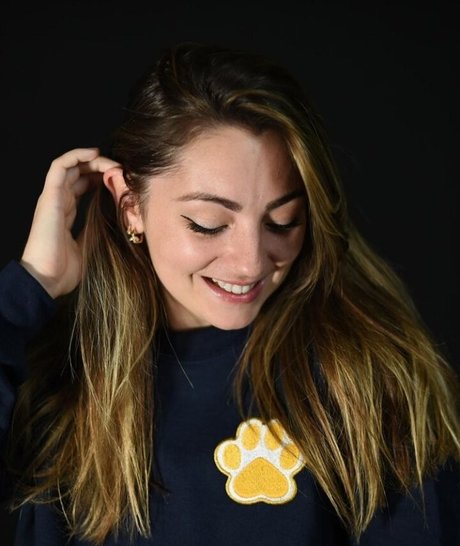 Roxane ASMR onlyfans leaked.