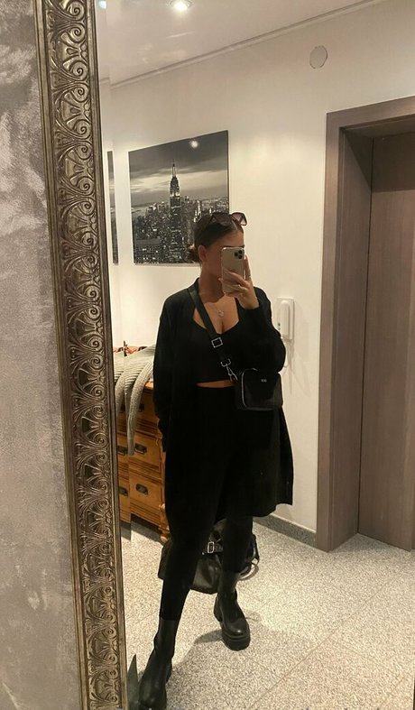 lucia lpz onlyfans free