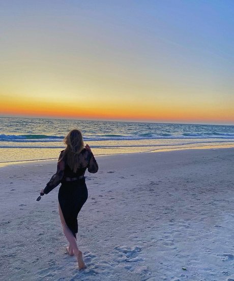 Anabel Kloe Lamarche naked onlyfans leak