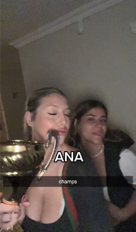 Anabel Kloe Lamarche onlyfans ass