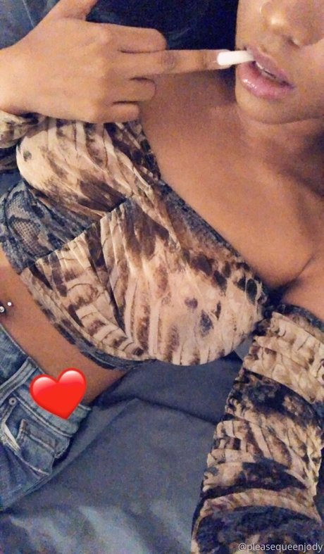 officiallyariaa porn onlyfans