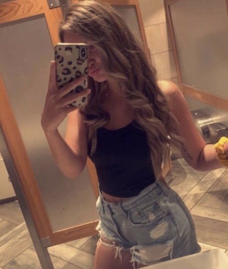 Alysa Abner onlyfans leaked