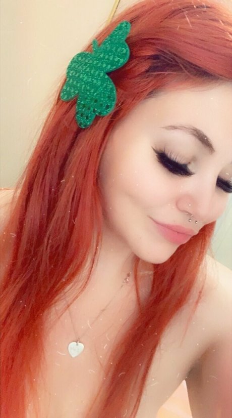 littleredivyfree onlyfans leaj