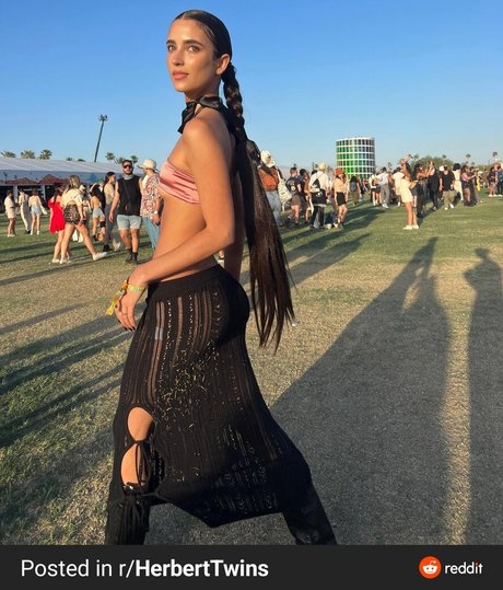 Elisha and Renee Herbert nude onlyfans leak