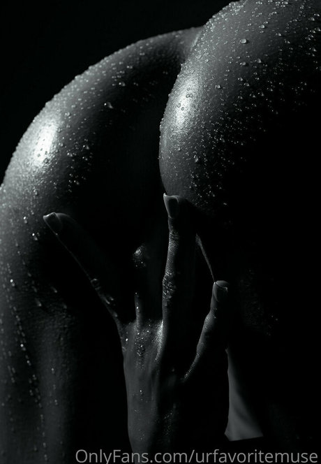 urfavoritemuse onlyfans striptease