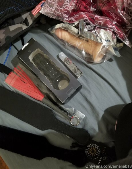 ameliab13 onlyfans picture