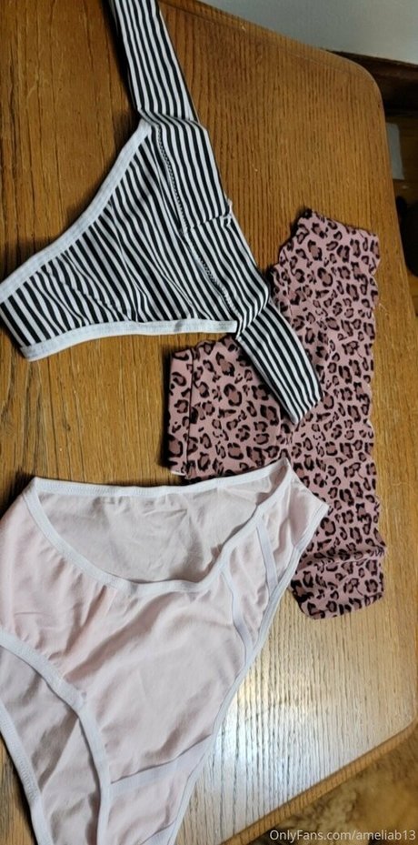 ameliab13 only fans nude