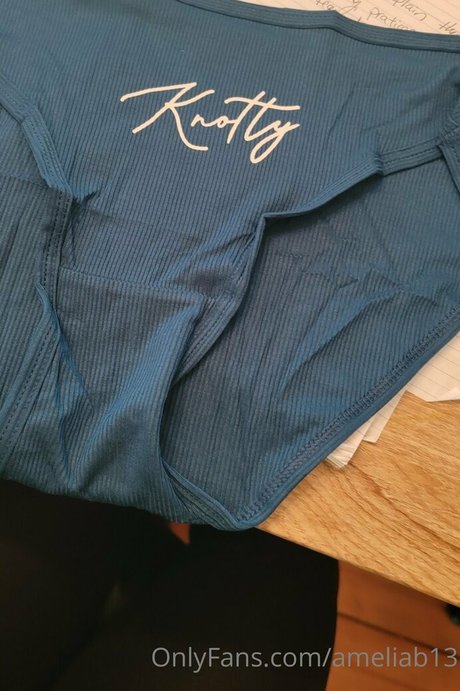 ameliab13 desnuda onlyfans