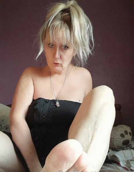 luz2200 onlyfans nude tits