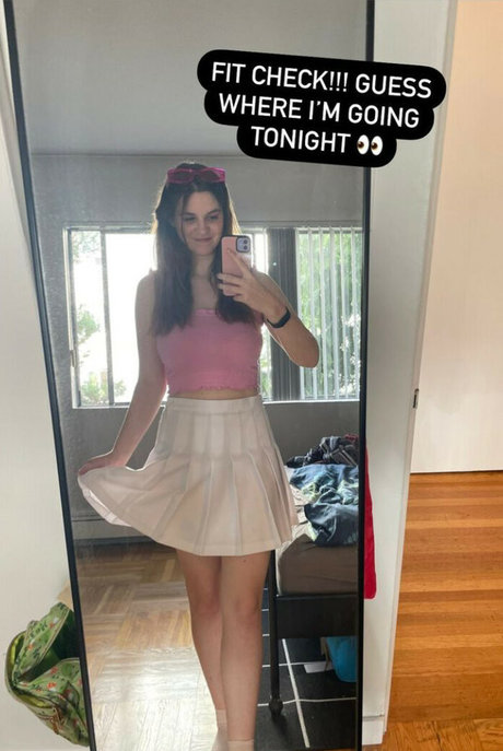 Sarah Z nude onlyfans