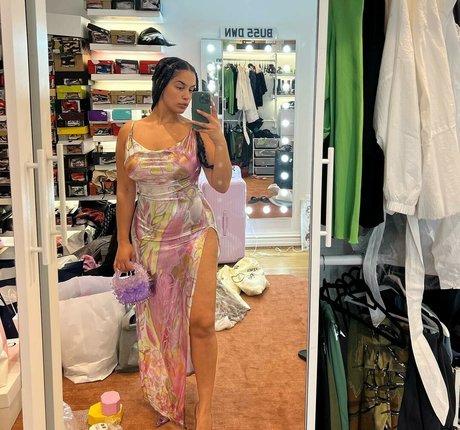 Jorja Smith nude onlyfans