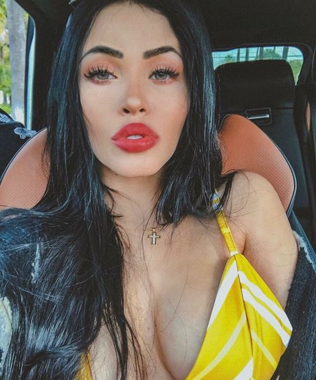 Claudia Alende onlyfans model