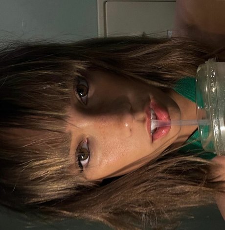 wellbeingwithabigail onlyfans leaks