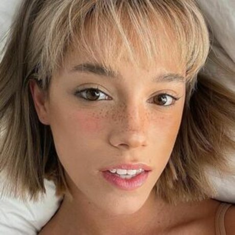 wellbeingwithabigail nude onlyfans leaked