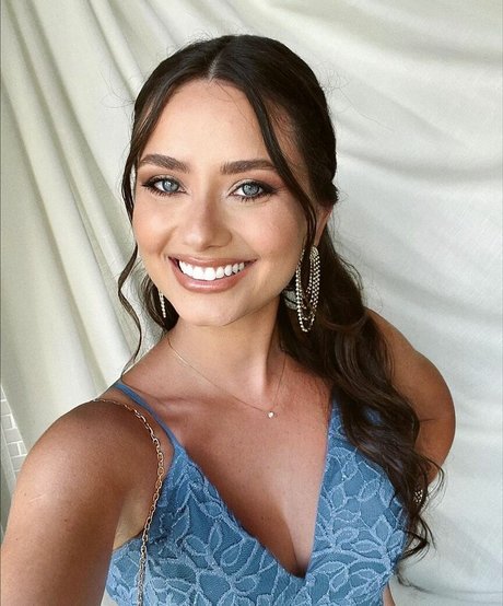 Camila Bonatelli onlyfans content