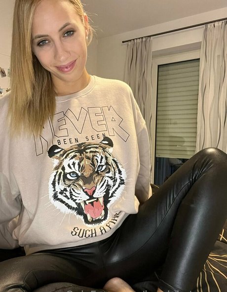 lovelykatexoxo leak onlyfans nude