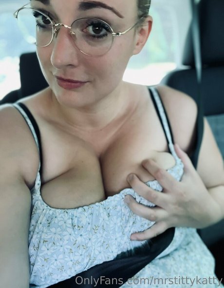 mrstittykatty only fans leak