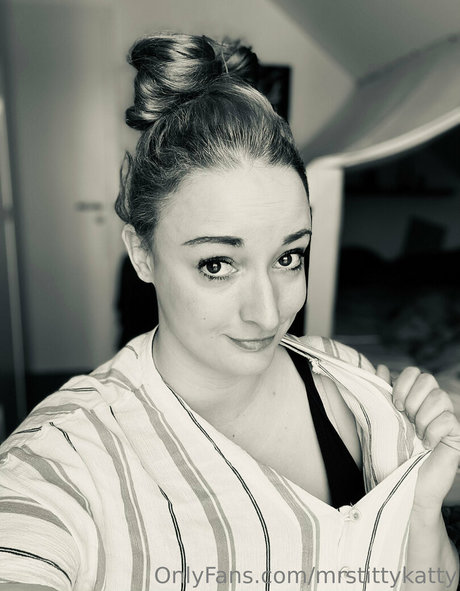 mrstittykatty onlyfans free content