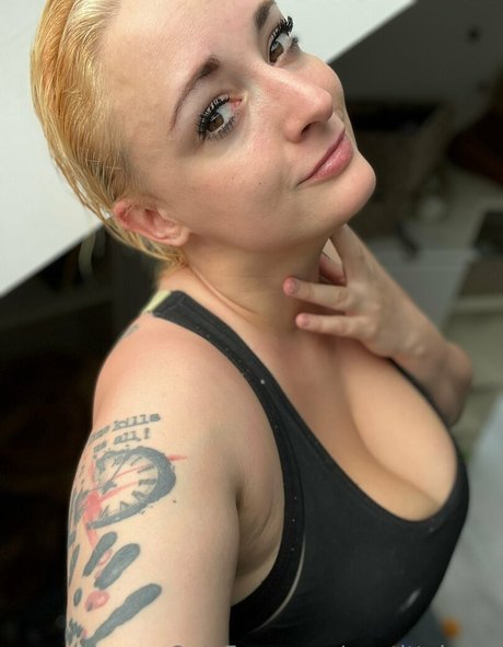 mrstittykatty feet onlyfans