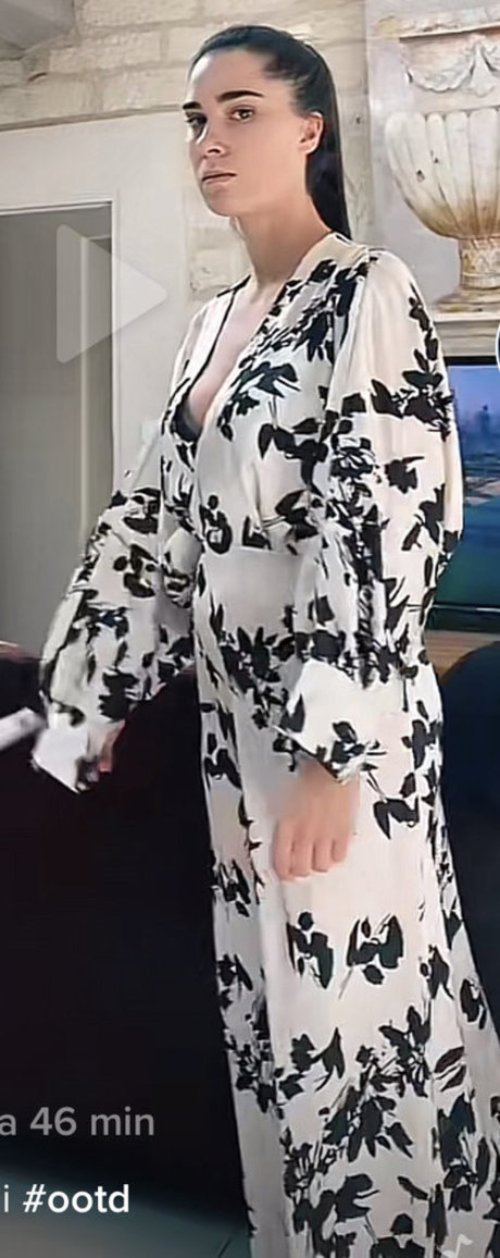 Laura Petard onlyfans posts