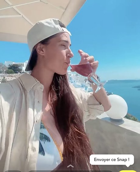 Laura Petard nude onlyfans leaks