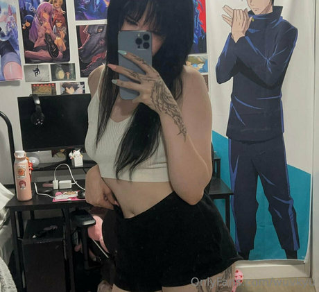 wuvkyu onlyfans naked leak