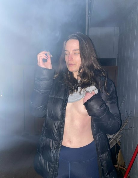 welcometothesmokeshow onlyfans boobs