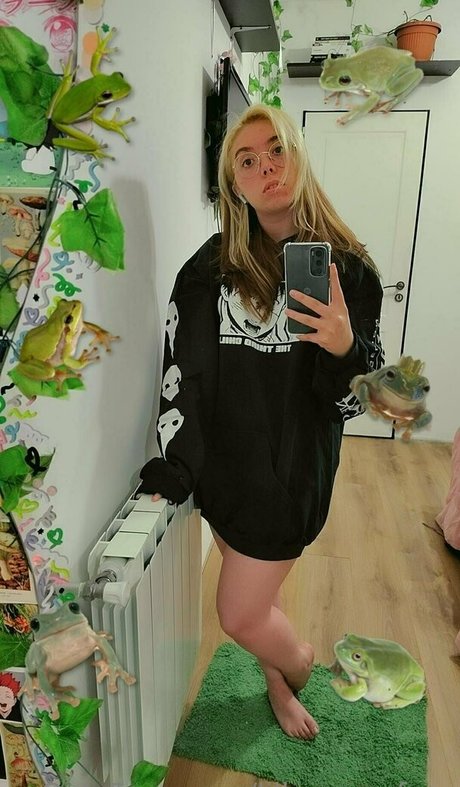 lillymeawfree naked onlyfans leaked