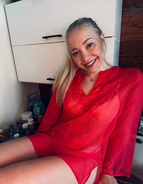 alora free topless onlyfans