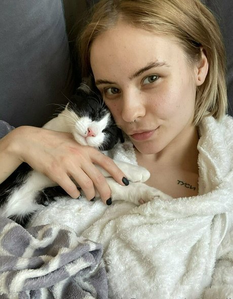 deli eva onlyfans content type