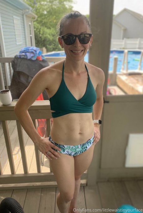 littlewaistinyourface topless onlyfans