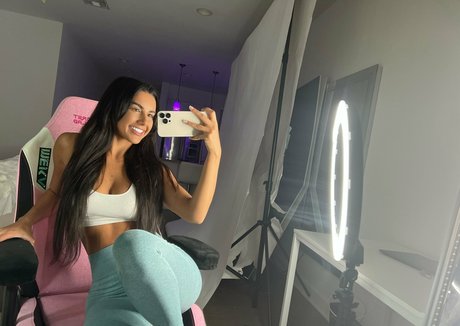 miafall onlyfans topless