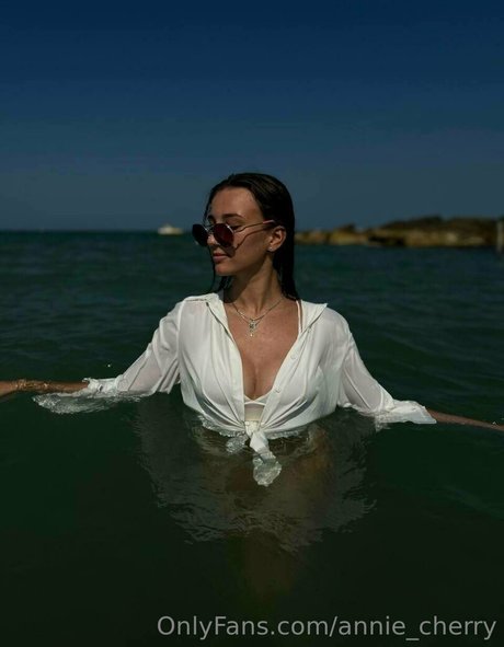 annie cherry onlyfans fotos