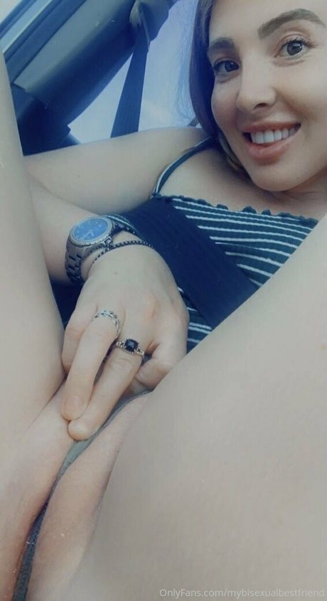 yourlesbianfantasyy onlyfans leaks nudes