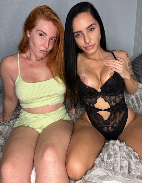 yourlesbianfantasyy onlyfans ass