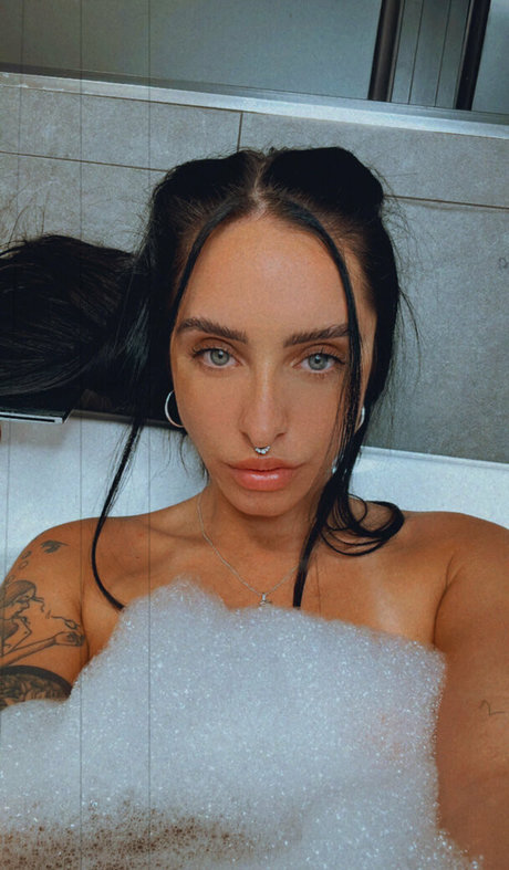 yourlesbianfantasyy onlyfans leaks nudes