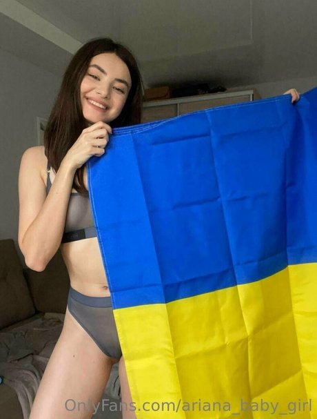 ariana baby girl en onlyfans