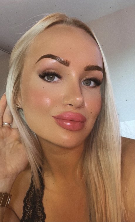 Charlotte Belvedere onlyfans.