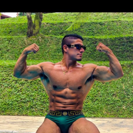 Muscled Latino_ only fans pictures