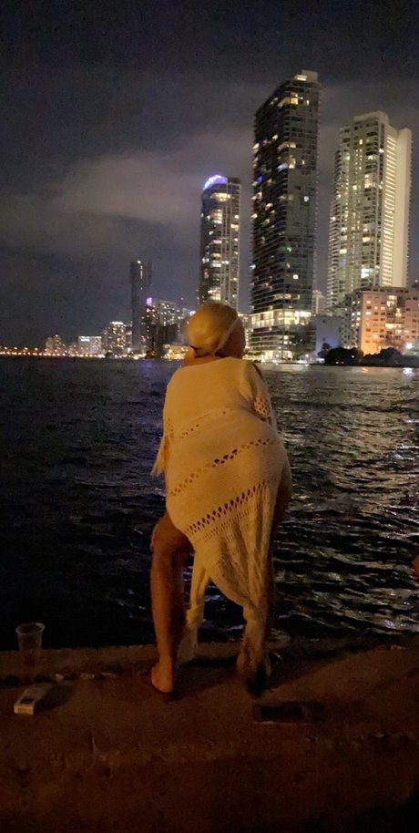 Valerie Rosario onlyfans nude porn