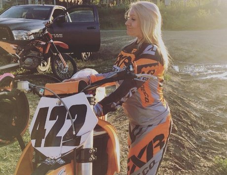 brittknee leaked onlyfans