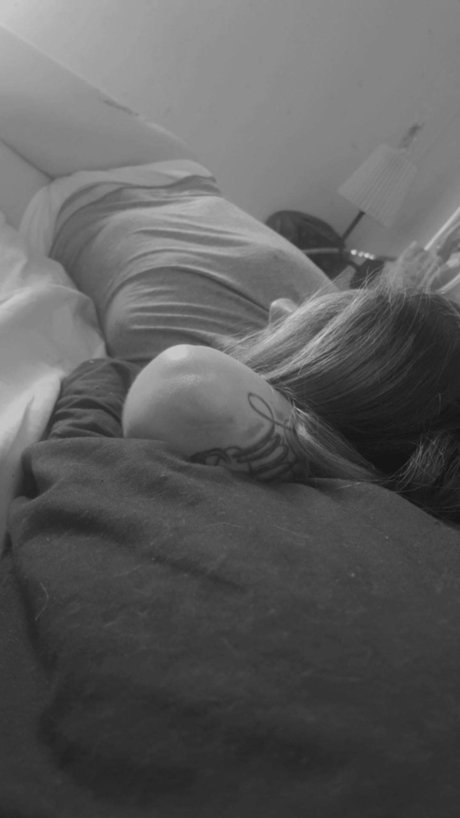 No me beses Nunca naked onlyfans pics