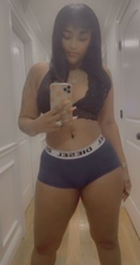 Noemy onlyfans striptease