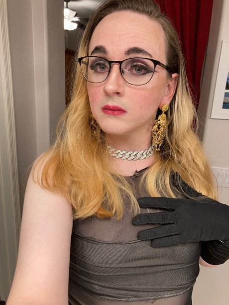 alley cat onlyfans model photos