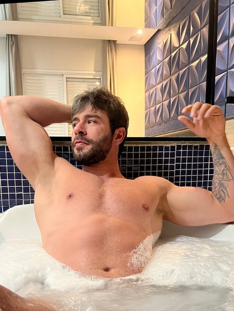 Alexandre Baia onlyfans content type