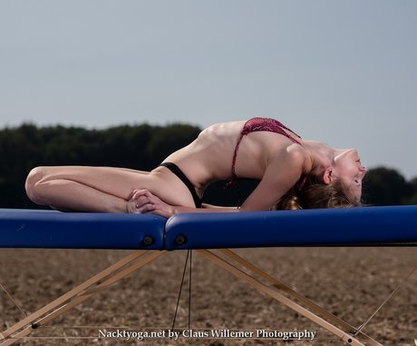 Nudeyogini Ambika onlyfans leaked.