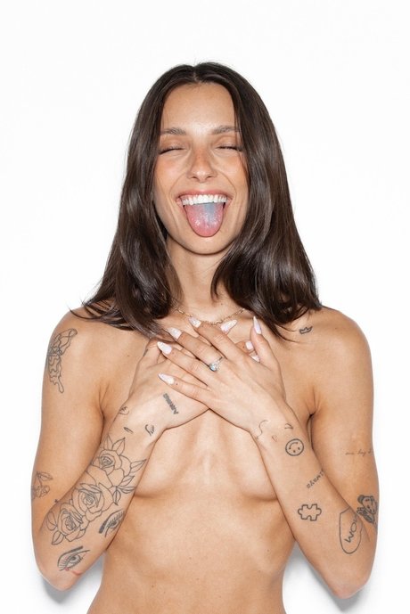 Adelia Clark onlyfans nude leaks